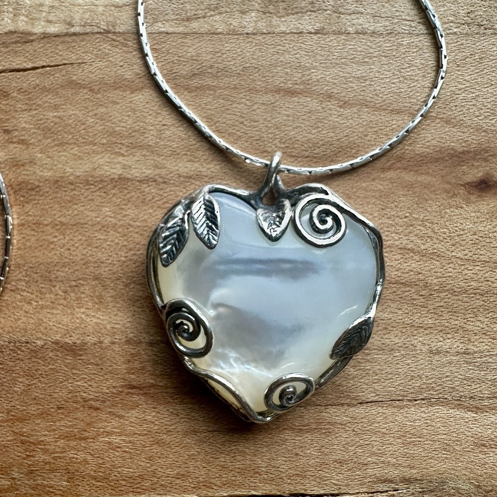 Noa Zuman Pendant Necklace 18 Inch MOP Heart Love Vine Israel 925 Sterling 8.7g